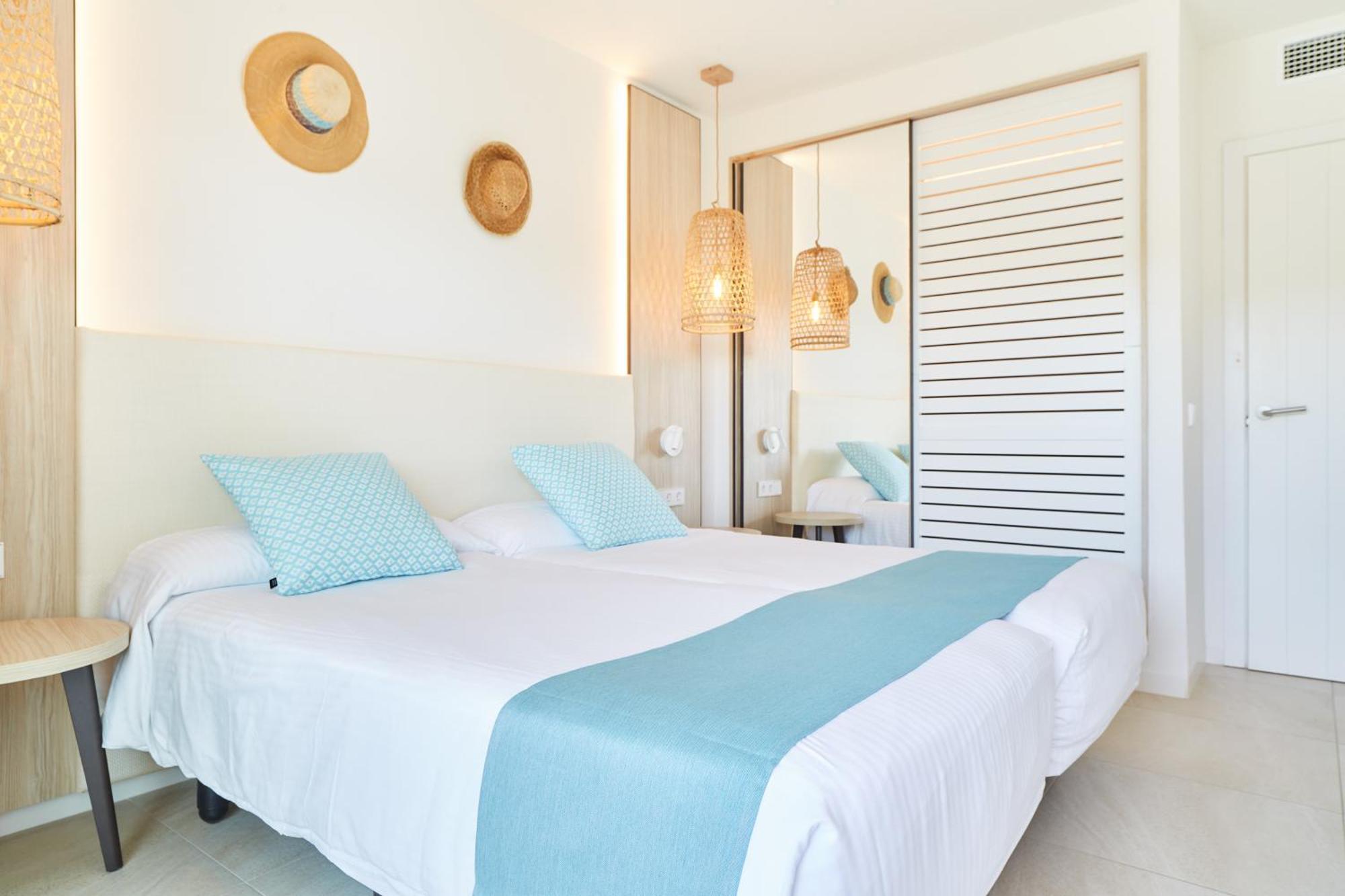 Apartamentos San Miguel Park & Esmeralda Mar Port de Sant Miguel Pokoj fotografie