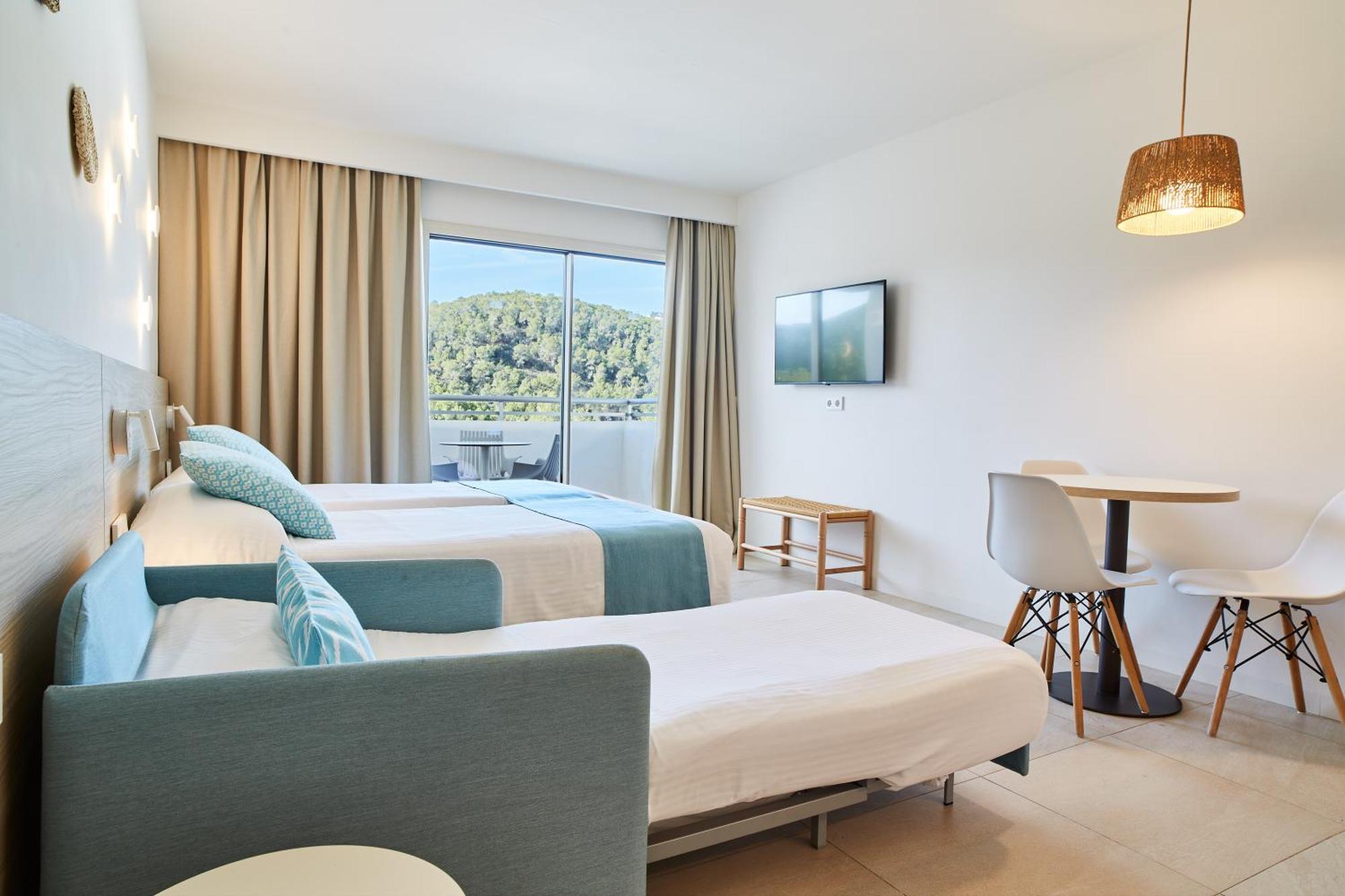 Apartamentos San Miguel Park & Esmeralda Mar Port de Sant Miguel Pokoj fotografie