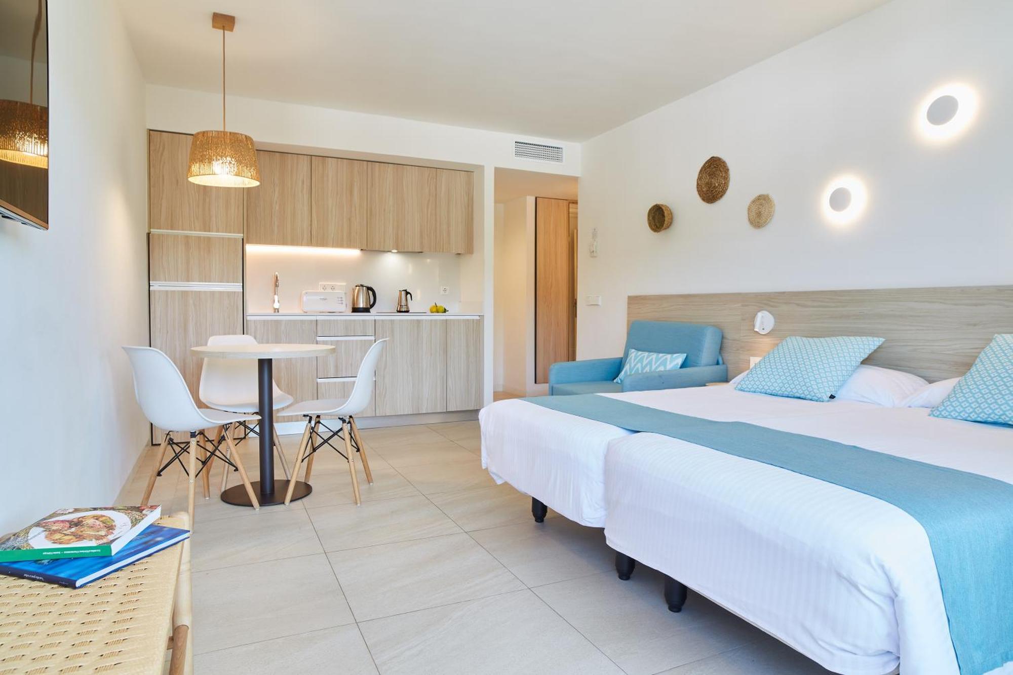 Apartamentos San Miguel Park & Esmeralda Mar Port de Sant Miguel Pokoj fotografie