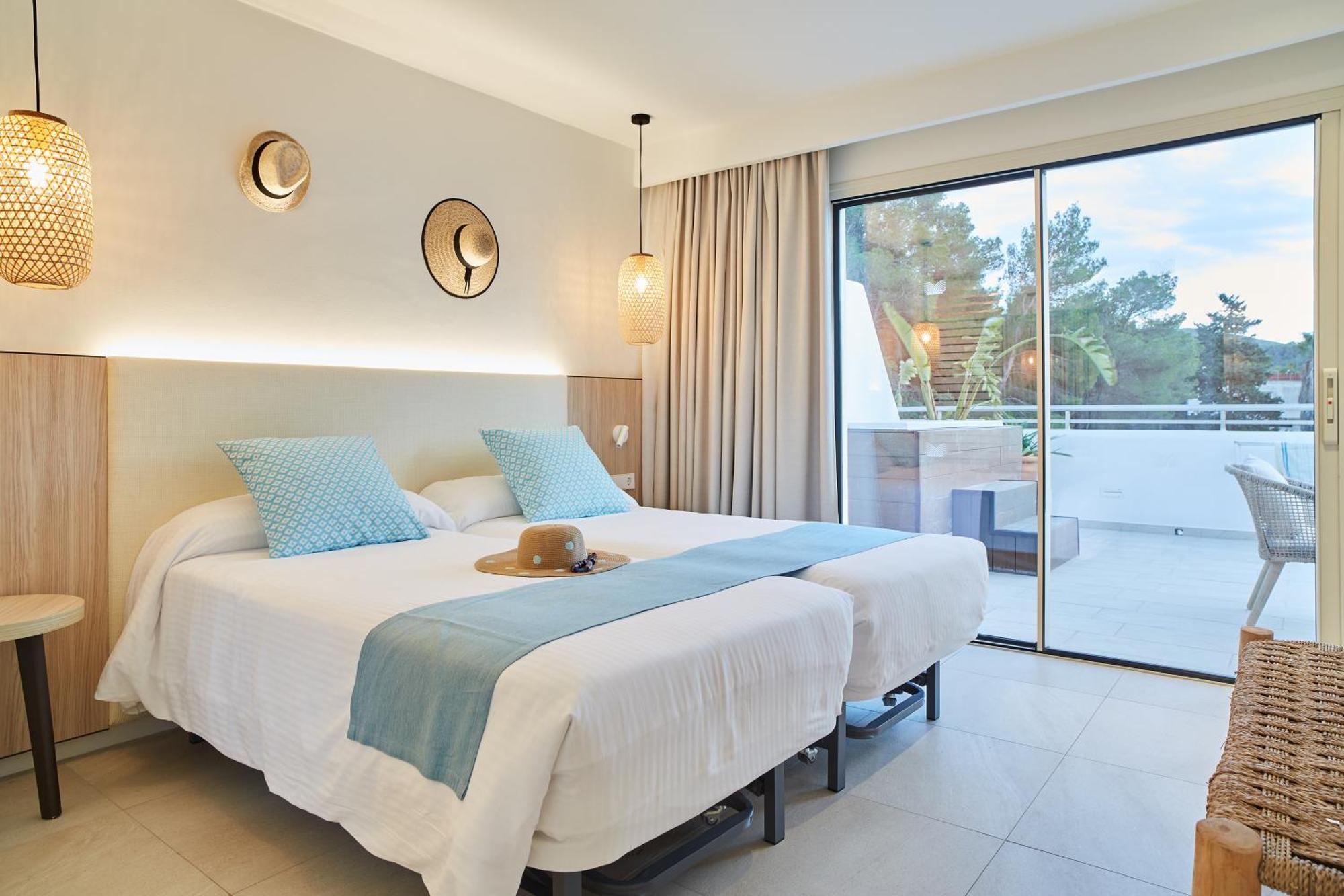 Apartamentos San Miguel Park & Esmeralda Mar Port de Sant Miguel Pokoj fotografie